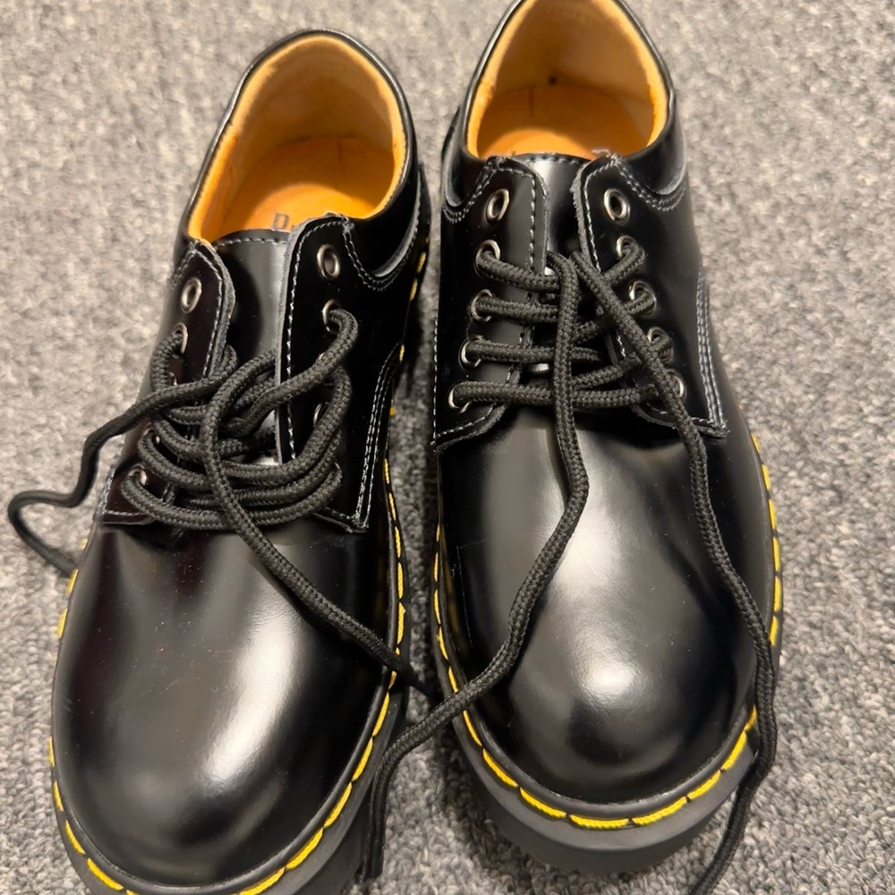 Dr. Martens Black